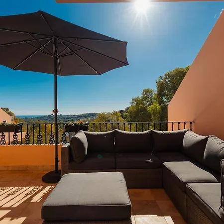 Apartment Penthouse With Sea And Views, Nueva Andalucia,